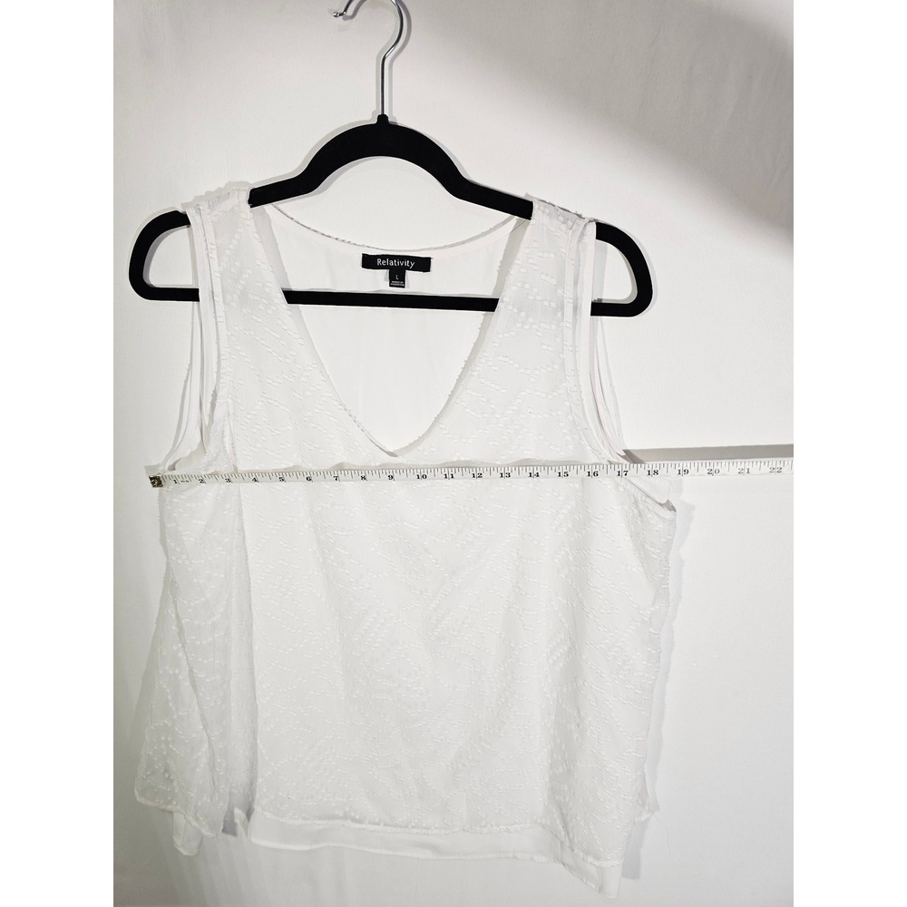 Boho Chic Relativity Textured Split Back Sleeveless Blouse Womens Large White - Picture 6 of 6